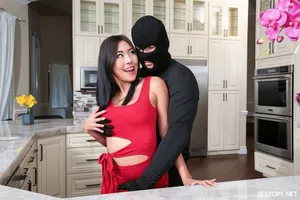 ông bác trúng độc đắc lì xì xong làm thịt luôn cô cháu gái múp rụp