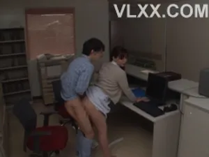 Ngắm nhìn chị đồng nghiệp thủ dâm phọt cả nước